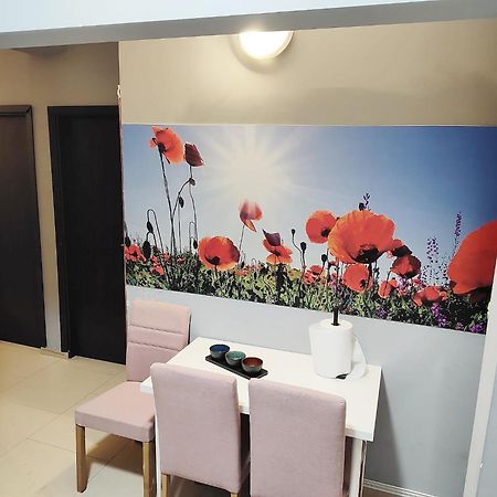 Central Retreat- Apartment Universitate Boekarest Buitenkant foto
