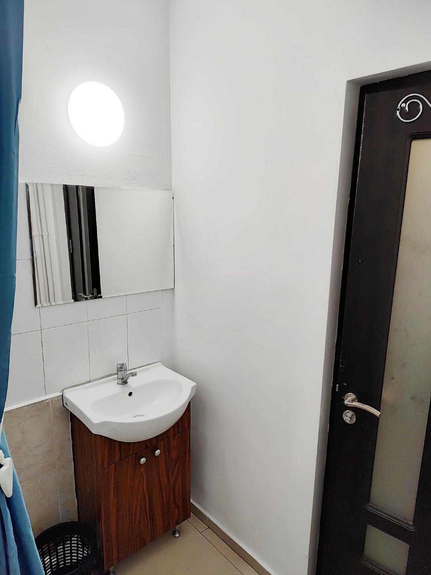 Central Retreat- Apartment Universitate Boekarest Buitenkant foto